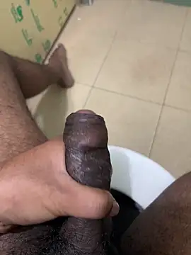 dickfuckerkkk online show from November 17, 2025, 6:50 am