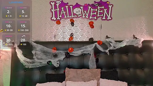 Sharonevanss  online show from October 27, 2025, 7:48 pm