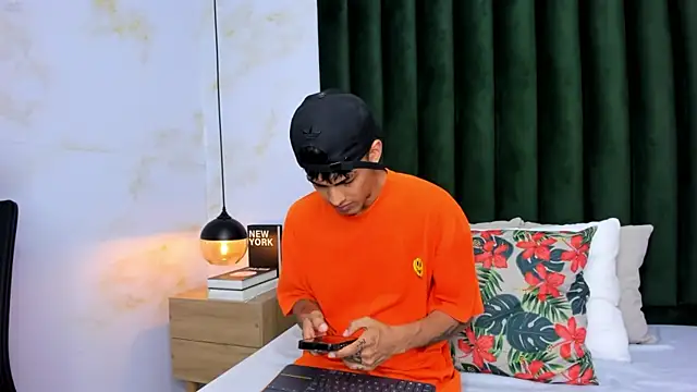 Thiago twink online show from October 21, 2025, 7:57 pm
