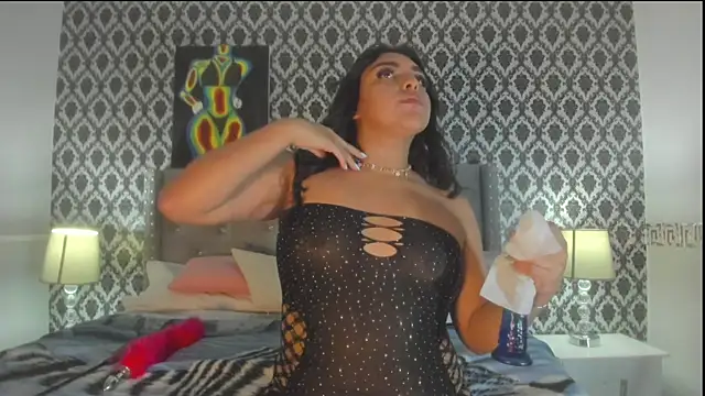 Snapshot of SyraPalmer chatting on November 4, 2025, 8:56 pm SyraPalmer online show from November 4, 2025, 8:56 pm