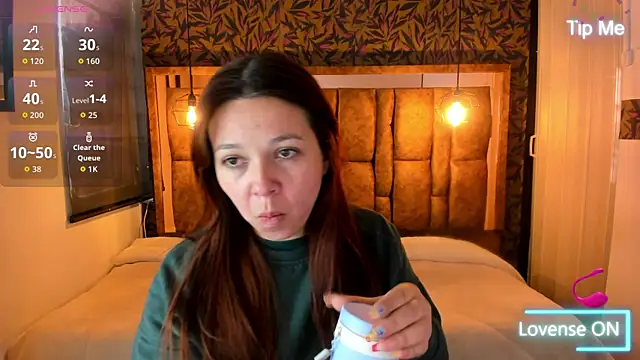 Snapshot of Isa_Thompson__ chatting on October 21, 2025, 11:53 am Isa Thompson online show from October 21, 2025, 11:53 am