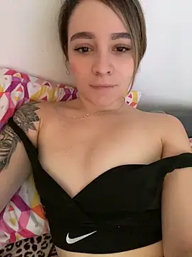 Snapshot of karla-thomsom10 chatting on November 12, 2025, 7:29 pm karla-thomsom10 online show from November 12, 2025, 7:29 pm