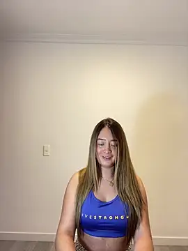 Zara Ross online show from October 28, 2025, 8:30 pm