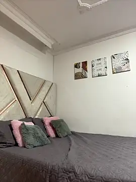 lana rousse01 online show from September 29, 2025, 2:55 pm