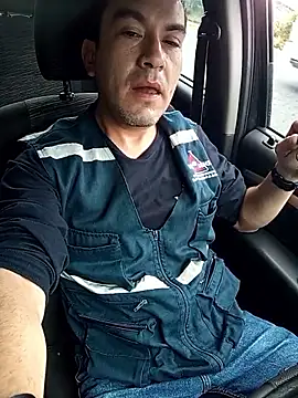 Snapshot of Blackaxes chatting on January 9, 2026, 9:33 pm Blackaxes online show from January 9, 2026, 9:33 pm