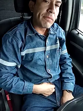 Snapshot of Blackaxes chatting on November 5, 2025, 9:29 pm Blackaxes online show from November 5, 2025, 9:29 pm