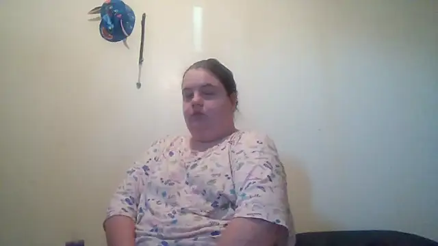 Snapshot of LittleBunny3 chatting on October 14, 2025, 6:19 pm LittleBunny3 online show from October 14, 2025, 6:19 pm