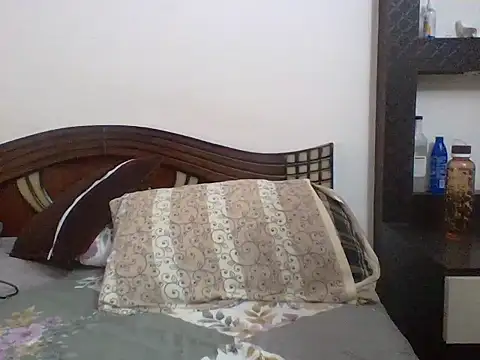 anu-anu2002 online show from September 18, 2025, 6:38 am