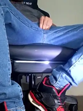 Bosssweet22cm online show from November 25, 2025, 11:37 pm