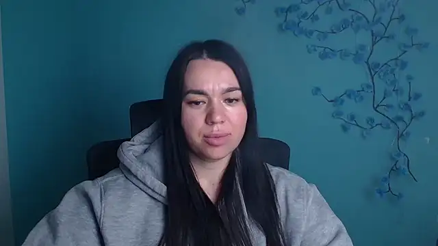 Lola Saymyname online show from May 17, 2026, 11:21 am