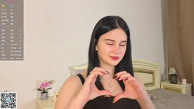 EnricaElis online show from November 3, 2025, 8:01 pm