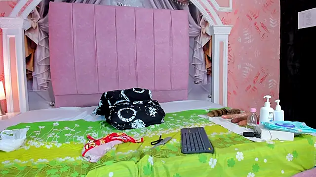 Snapshot of mishell_lovely chatting on November 7, 2025, 1:21 am mishell lovely online show from November 7, 2025, 1:21 am