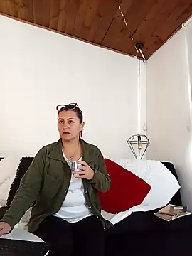 Snapshot of D_Martii chatting on October 25, 2025, 1:01 pm D Martii online show from October 25, 2025, 1:01 pm