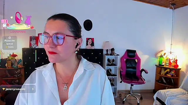 Snapshot of D_Martii chatting on November 23, 2025, 12:04 pm D Martii online show from November 23, 2025, 12:04 pm