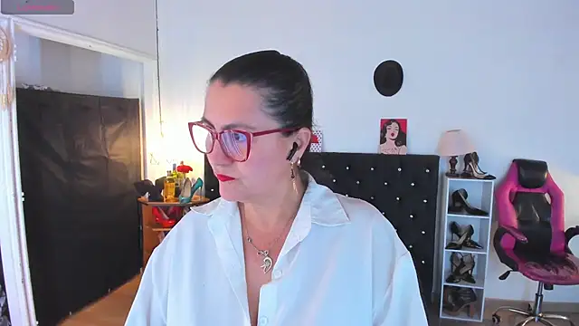 Snapshot of D_Martii chatting on November 21, 2025, 12:59 pm D Martii online show from November 21, 2025, 12:59 pm