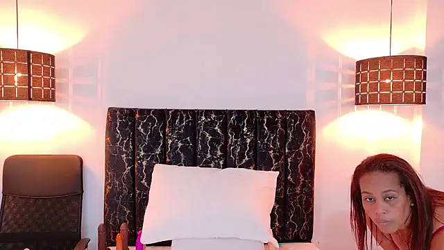 evvaa moon69 online show from April 17, 2026, 12:30 pm