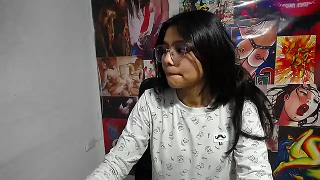 Snapshot of SofieLove_01 chatting on November 4, 2025, 7:12 am SofieLove 01 online show from November 4, 2025, 7:12 am