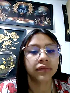 Snapshot of SofieLove_01 chatting on December 5, 2025, 8:35 am SofieLove 01 online show from December 5, 2025, 8:35 am
