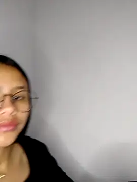 SofieLove 01 online show from February 10, 2026, 7:51 am