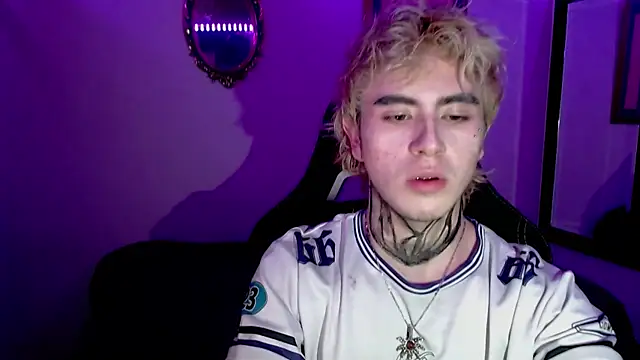 Snapshot of DanteObscuro chatting on November 16, 2025, 2:38 am DanteObscuro online show from November 16, 2025, 2:38 am