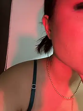 Snapshot of Tokio-Shuang chatting on November 5, 2025, 3:31 am Tokio-Shuang online show from November 5, 2025, 3:31 am