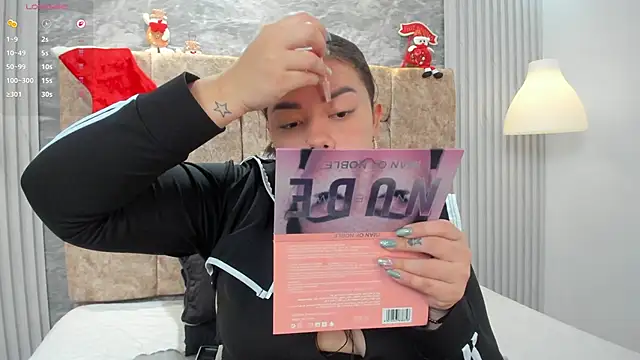 Snapshot of leilapons chatting on November 29, 2025, 5:13 pm leilapons online show from November 29, 2025, 5:13 pm