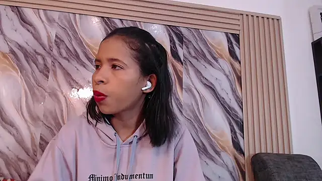 Samantha Fox69  online show from March 17, 2026, 3:15 pm