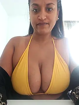 Snapshot of Busty_AriaX chatting on September 24, 2025, 7:37 am Busty AriaX online show from September 24, 2025, 7:37 am