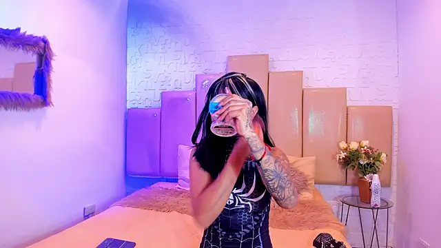 Snapshot of salem_rose chatting on October 23, 2025, 8:18 pm salem rose online show from October 23, 2025, 8:18 pm