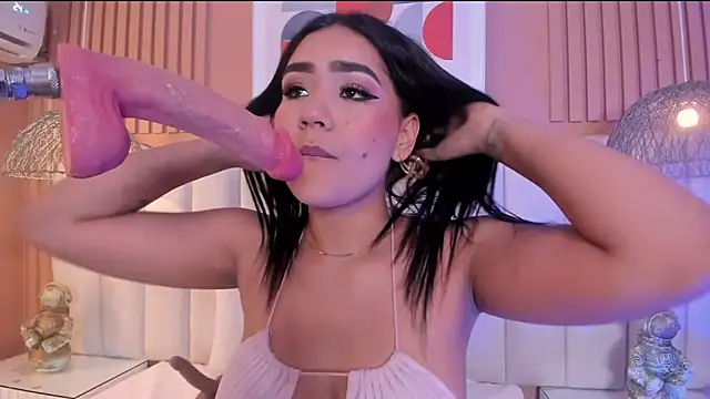 noa moon online show from March 21, 2026, 2:57 am