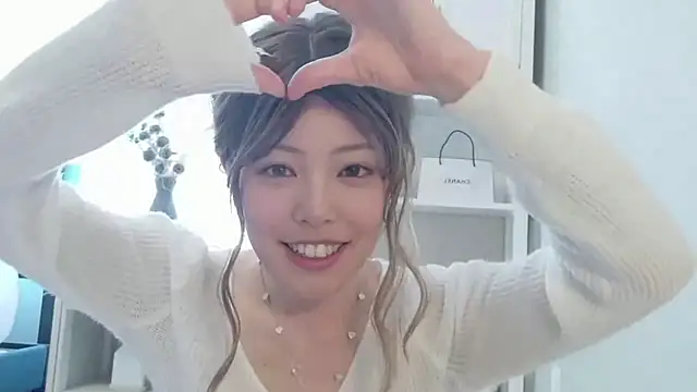 Nana with online show from April 23, 2026, 1:01 am