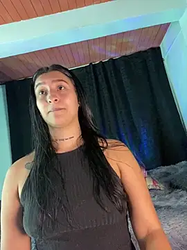 EVAH LEE  online show from April 17, 2026, 1:03 pm