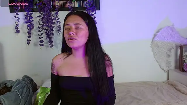 hellenngp online show from April 20, 2026, 10:00 pm