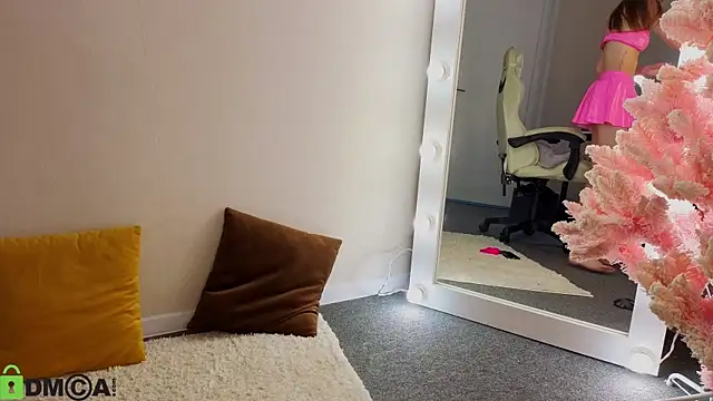 Miche1le Allenne online show from December 16, 2025, 1:10 am