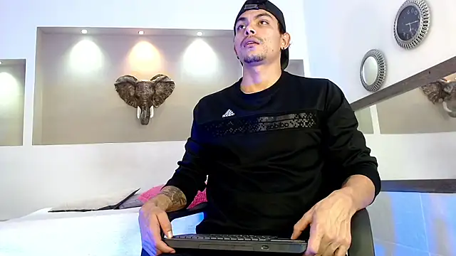 Snapshot of Tommy_kurtt chatting on November 1, 2025, 10:31 am Tommy kurtt online show from November 1, 2025, 10:31 am