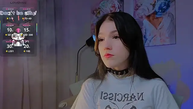 Snapshot of Sophie_SkyAngel chatting on November 6, 2025, 9:08 pm Sophie SkyAngel online show from November 6, 2025, 9:08 pm