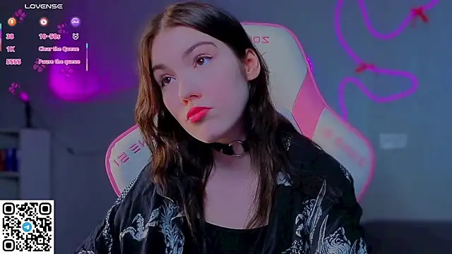 Sophie SkyAngel online show from April 4, 2026, 1:28 pm