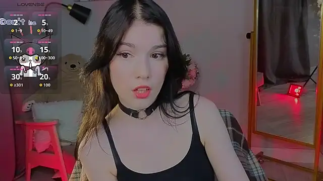 Snapshot of Sophie_SkyAngel chatting on October 9, 2025, 8:20 pm Sophie SkyAngel online show from October 9, 2025, 8:20 pm