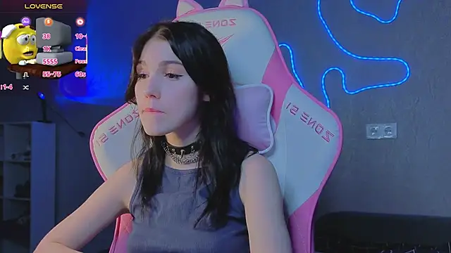 Snapshot of Sophie_SkyAngel chatting on December 17, 2025, 4:39 am Sophie SkyAngel online show from December 17, 2025, 4:39 am