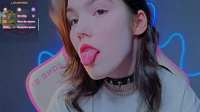 Sophie SkyAngel online show from May 16, 2026, 1:15 am
