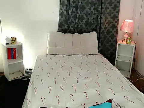 Malia cummer online show from March 25, 2026, 8:19 pm