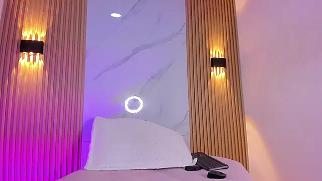 imtammy lynn  online show from April 1, 2026, 11:33 am