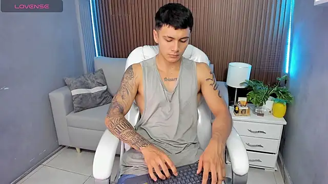 Leo santoro online show from November 27, 2025, 1:11 pm