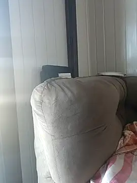 cicinha3657 online show from April 10, 2026, 6:37 pm