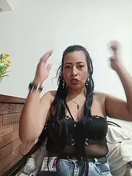 Snapshot of PAULA20- chatting on October 28, 2025, 2:16 pm PAULA20- online show from October 28, 2025, 2:16 pm