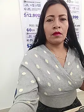 Snapshot of PAULA20- chatting on November 26, 2025, 12:38 pm PAULA20- online show from November 26, 2025, 12:38 pm