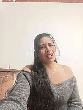 Snapshot of PAULA20- chatting on October 25, 2025, 2:17 pm PAULA20- online show from October 25, 2025, 2:17 pm