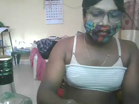 Snapshot of femboyslqueen chatting on October 23, 2025, 5:28 am femboyslqueen online show from October 23, 2025, 5:28 am