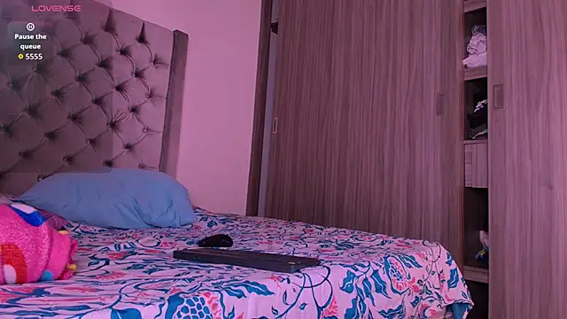 dreamsussi online show from March 14, 2026, 9:43 pm