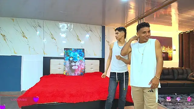 Bisexlifehot   online show from April 6, 2026, 11:17 pm